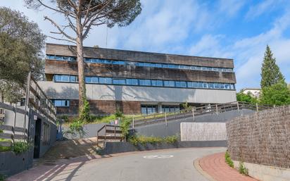 Vista exterior de Casa o xalet en venda en Sant Cugat del Vallès amb Aire condicionat, Terrassa i Piscina