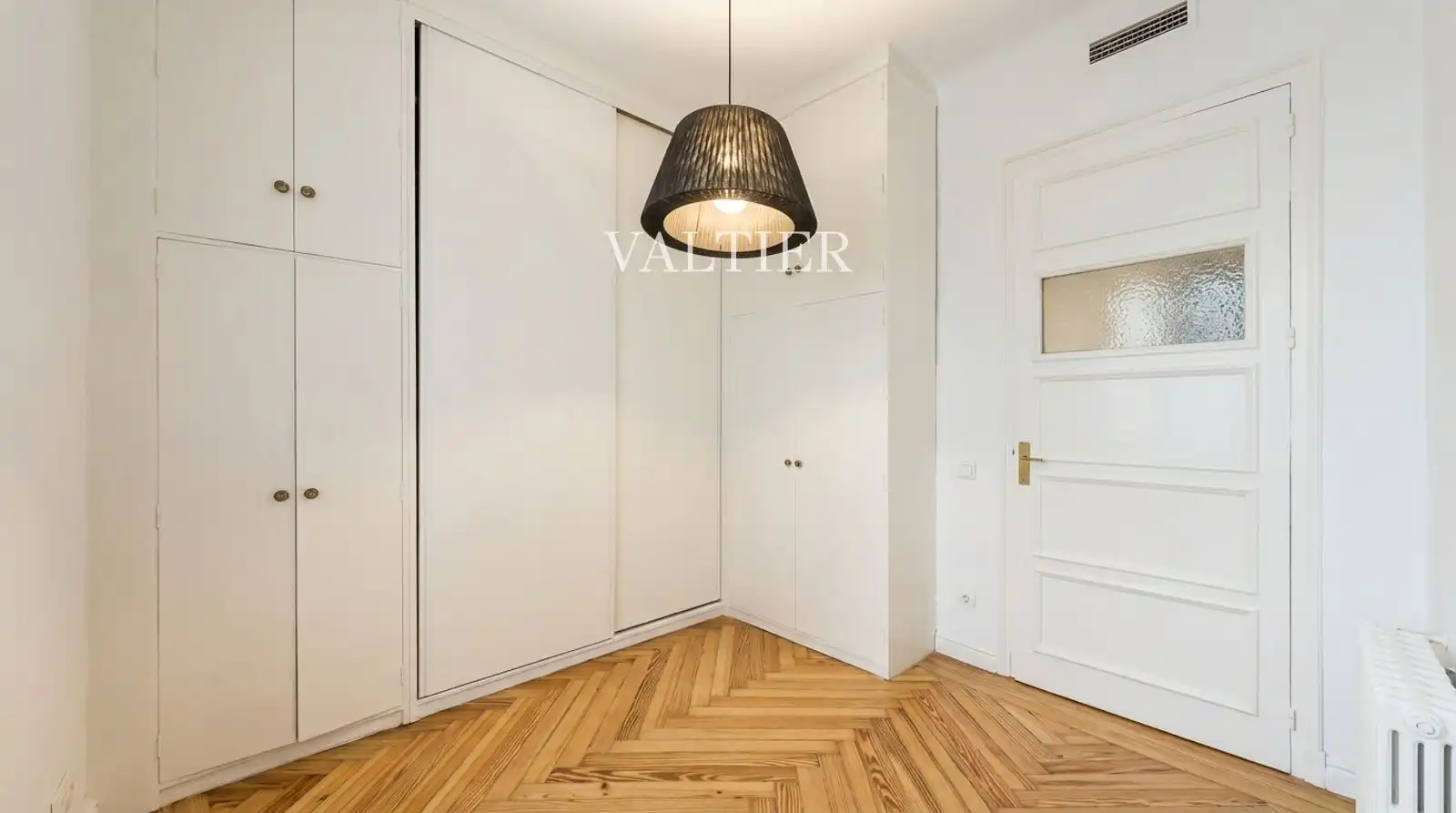 Schlafzimmer von Wohnung zur Miete in Madrid mit Klimaanlage, Heizung und Terrasse