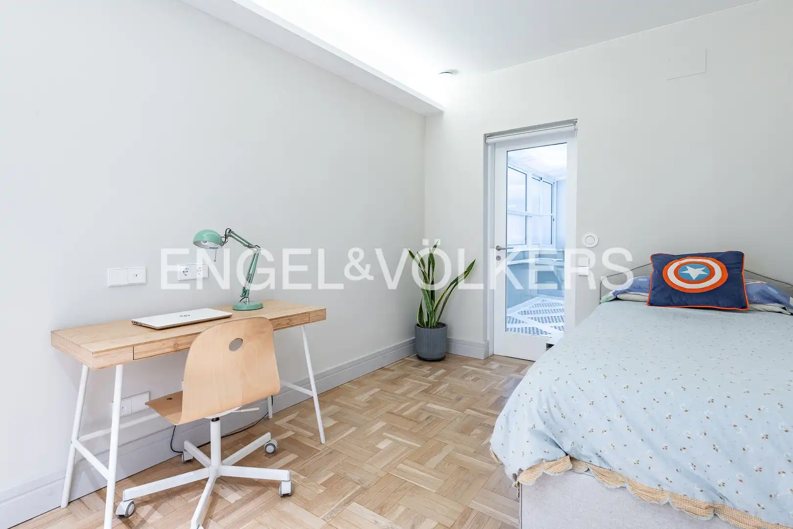 Bedroom of Flat for sale in Barcelona  with Air Conditioner, Heating and Parquet flooring