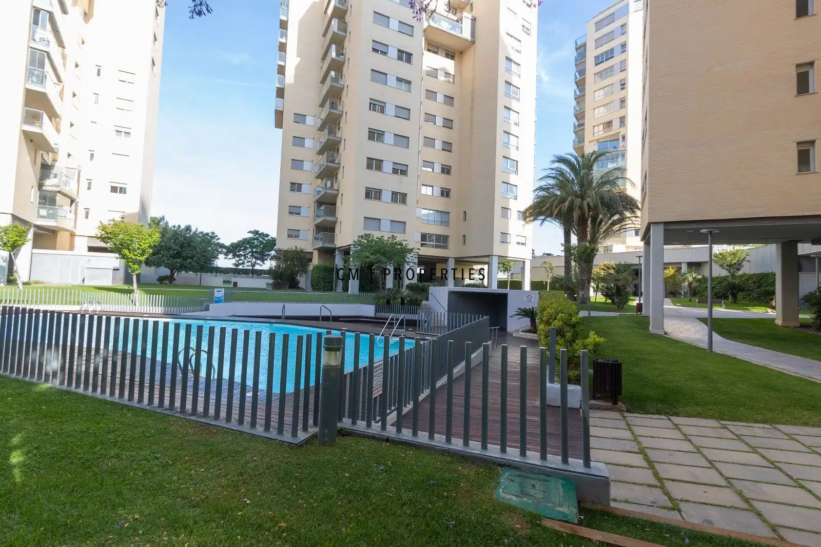 Piscina de Pis en venda en Valencia amb Aire condicionat, Calefacció i Terrassa