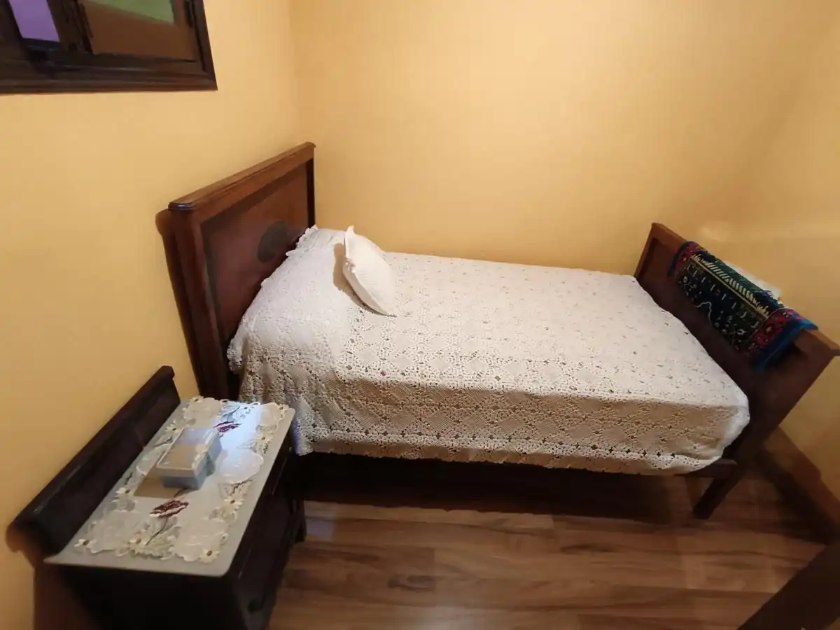 Schlafzimmer von Einfamilien-Reihenhaus zum Verkauf in Peñamellera Alta mit Heizung, Privatgarten und Terrasse