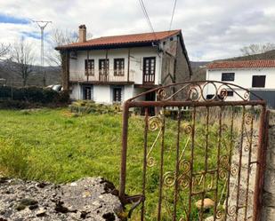 Vista exterior de Casa o xalet en venda en Bárcena de Pie de Concha amb Jardí privat i Balcó