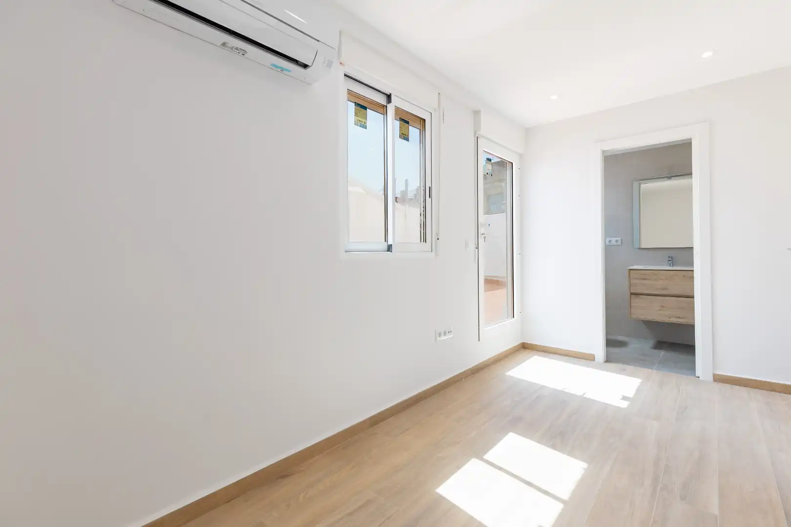 Habitación de Piso de alquiler en Meliana con Aire acondicionado, Terraza y Horno