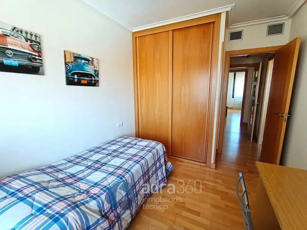 Bedroom of Flat for rent in  Logroño  with Air Conditioner, Heating and Storage room