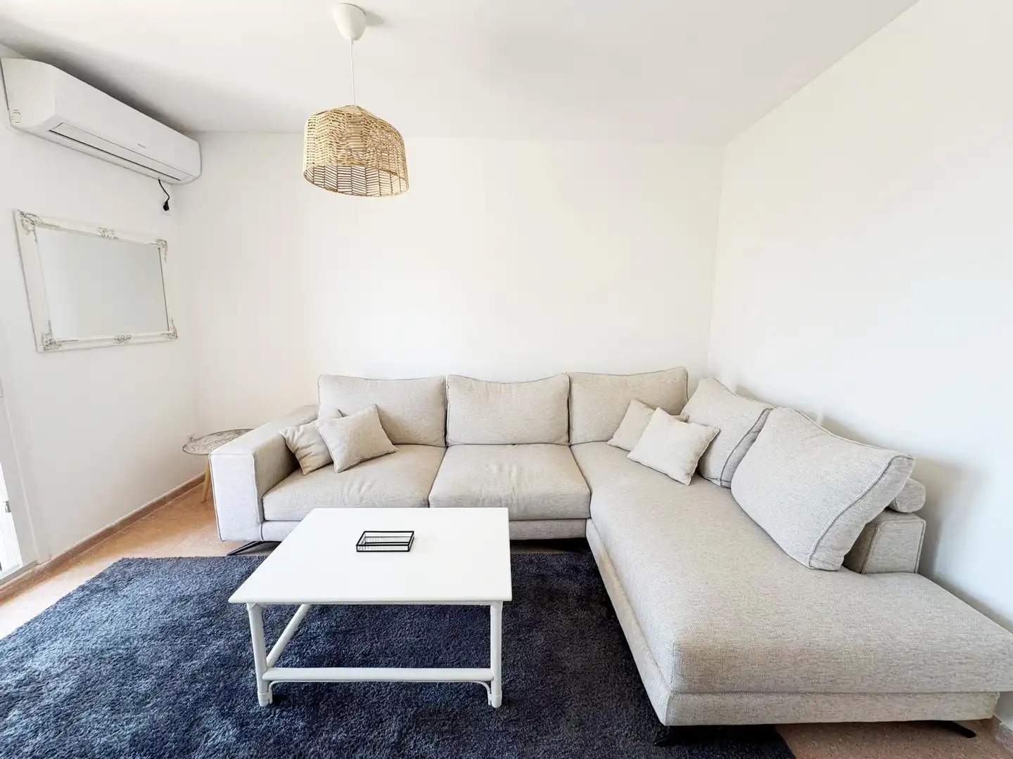 Wohnzimmer von Wohnungen zur Miete in El Campello mit Klimaanlage, Heizung und Möbliert