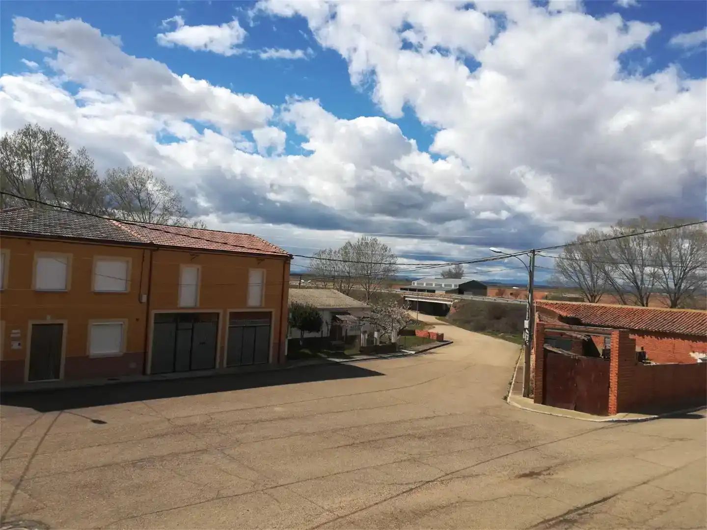 Vista exterior de Casa o xalet en venda en Valdefuentes del Páramo