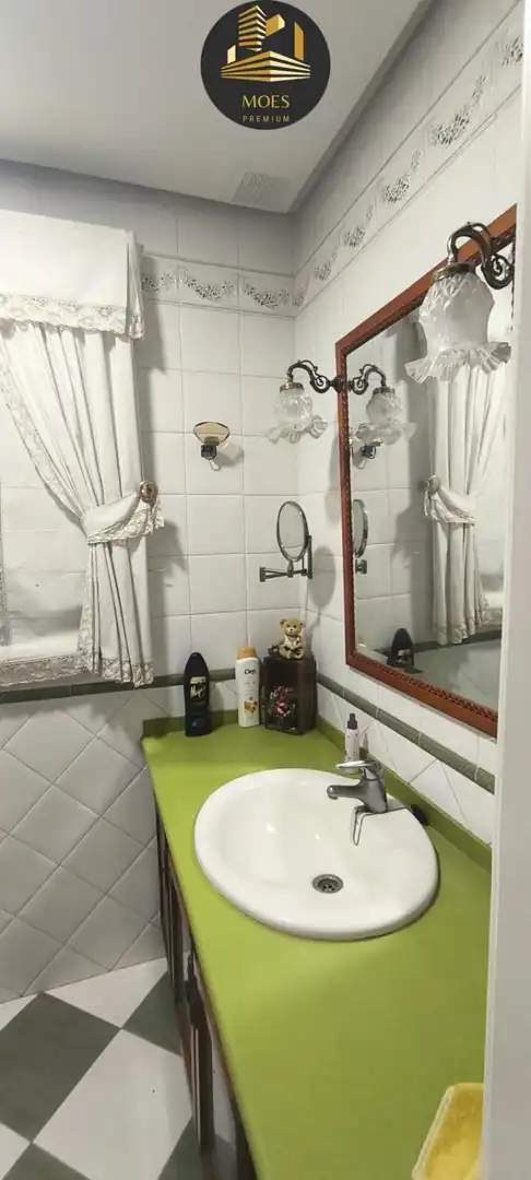 Badezimmer von Haus oder Chalet zum Verkauf in Úbeda mit Klimaanlage, Heizung und Terrasse