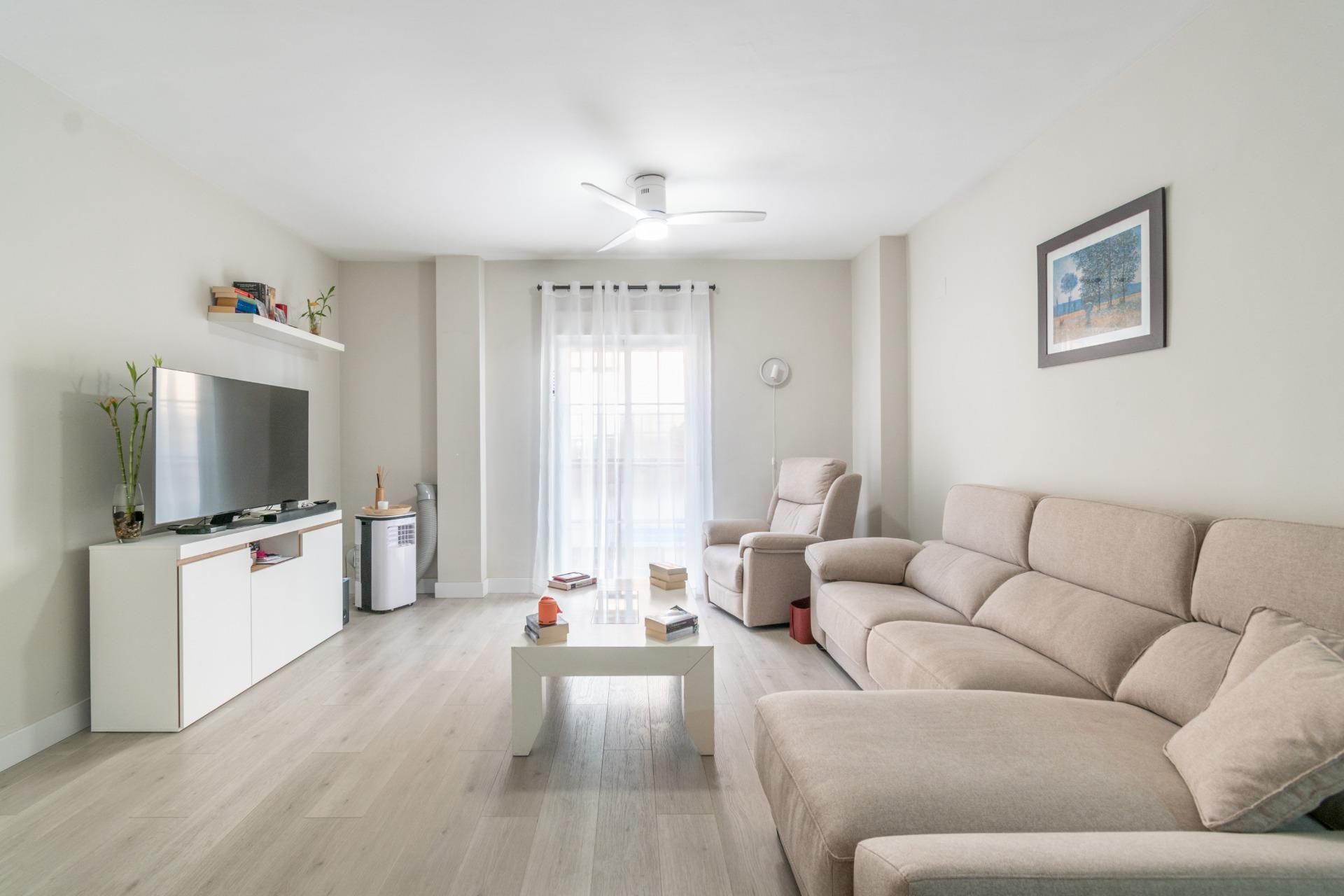 Living room of Flat for sale in Albolote  with Air Conditioner, Parquet flooring and Balcony