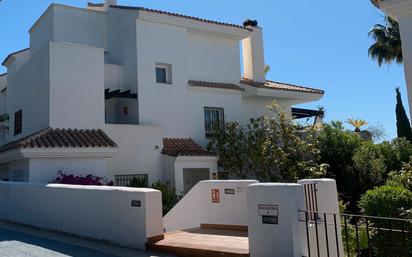 Vista exterior de Dúplex en venda en Marbella amb Terrassa