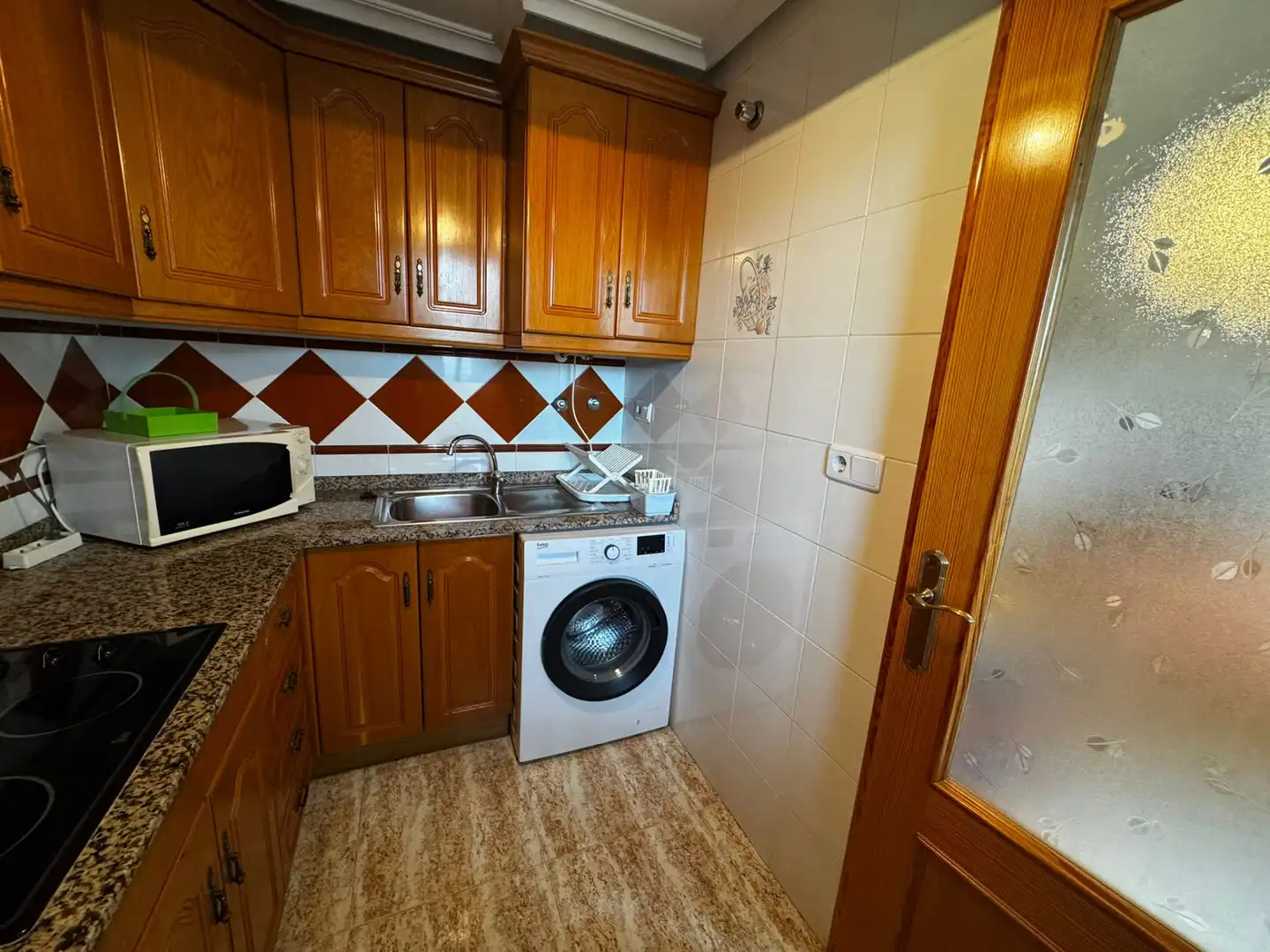 Küche von Dachboden zum Verkauf in Torrevieja mit Klimaanlage, Terrasse und Möbliert