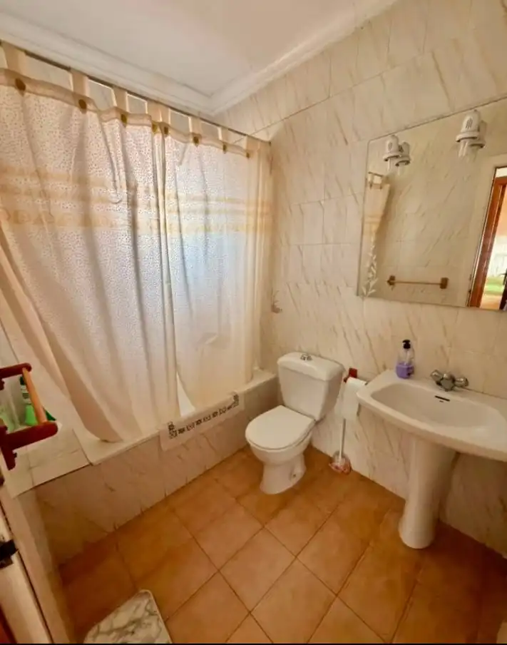 Baño de Dúplex en venta en Torrevieja con Terraza y Amueblado