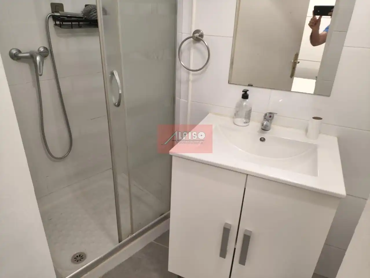 Bathroom of Apartments for rent in Ourense Capital   with Heating and Furnished