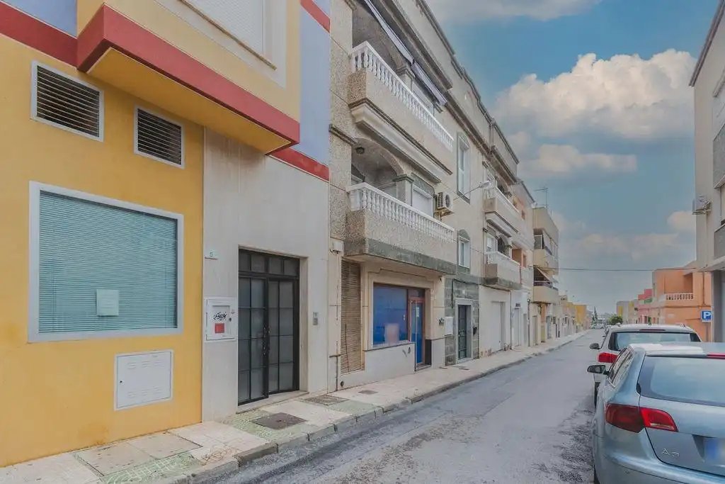 Vista exterior de Pis en venda en Vícar