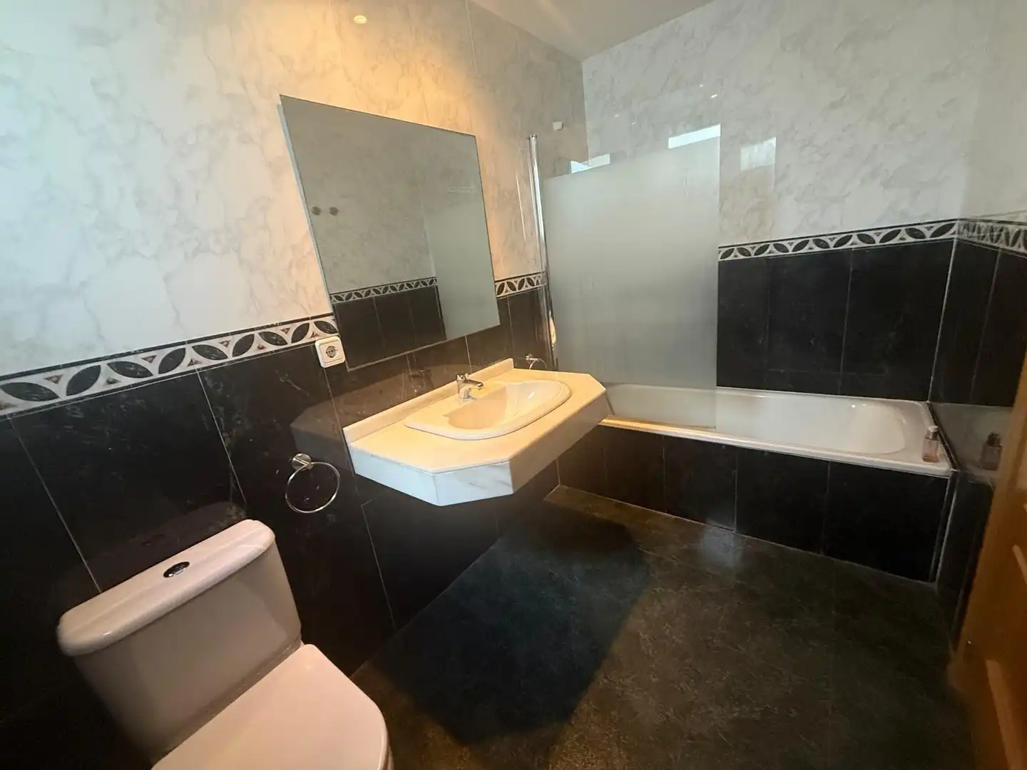 Baño de Piso de alquiler en Valencia con Aire acondicionado y Balcón