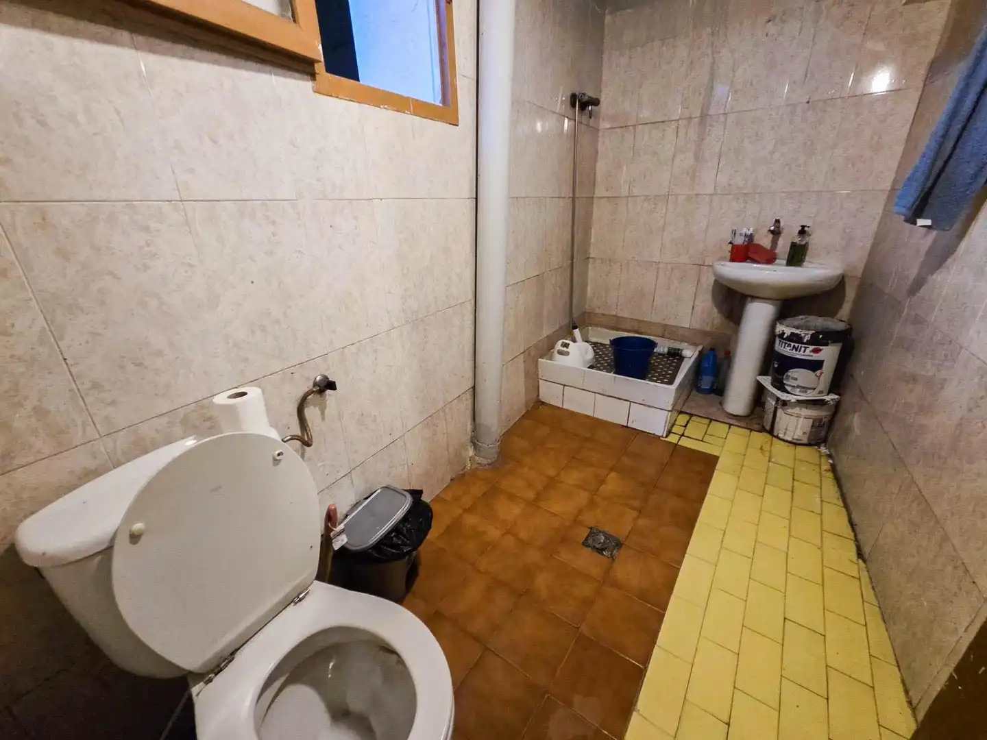 Baño de Casa adosada en venta en Martorell con Aire acondicionado, Terraza y Trastero