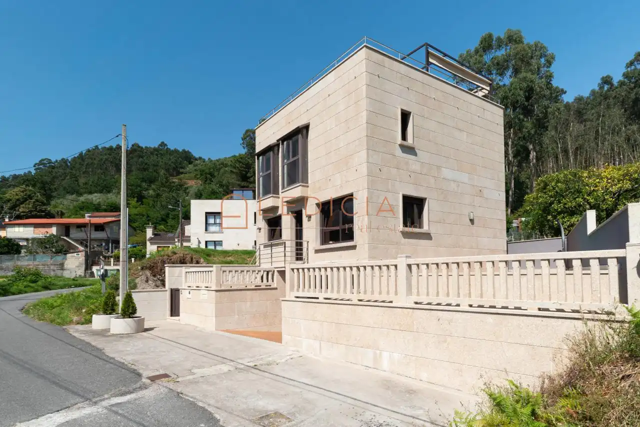 Exterior view of Houses for sale in Moaña  with Heating, Private garden and Swimming Pool