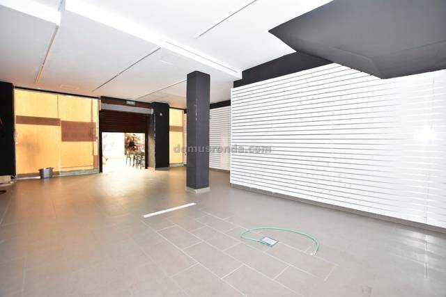 Local comercial en Alquiler en calle la bola en Casco Histórico