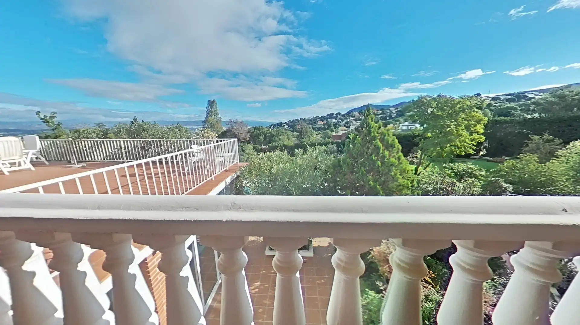 Vista exterior de Casa o xalet en venda en Alhaurín de la Torre amb Aire condicionat, Calefacció i Jardí privat
