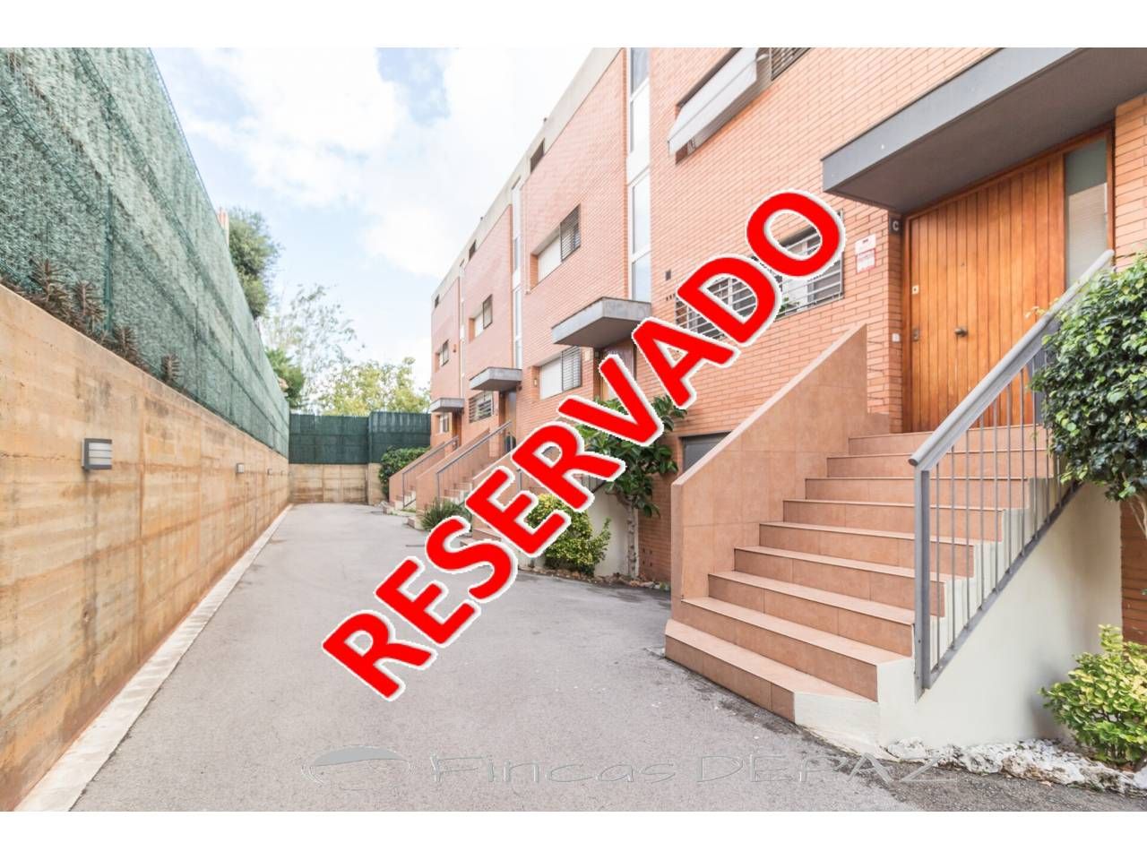 Exterior view of Single-family semi-detached for sale in Viladecans  with Air Conditioner, Heating and Private garden