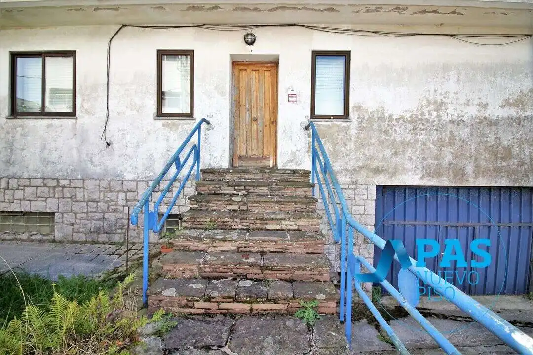 Vista exterior de Casa o xalet en venda en Santander amb Calefacció, Jardí privat i Traster