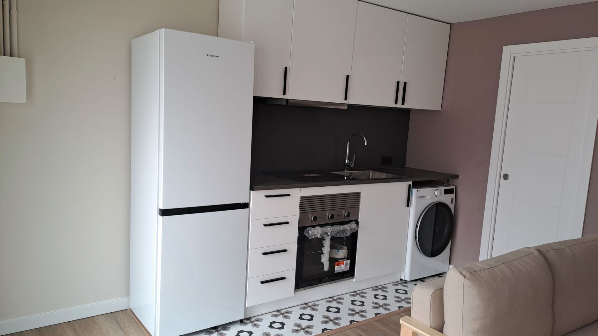 Cocina de Planta baja de alquiler en  Barcelona Capital con Amueblado y Horno