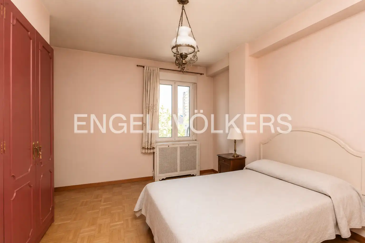 Habitación de Piso en venta en Madrid con Calefacción y Balcón