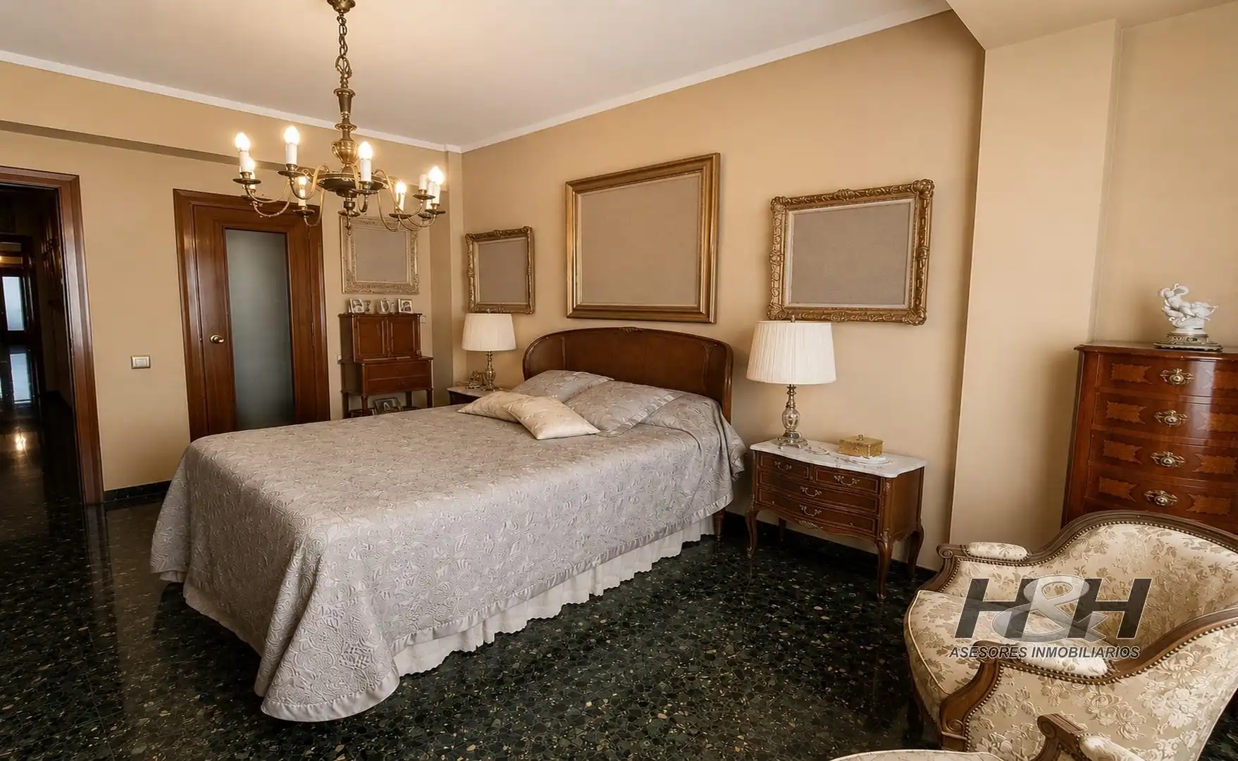 Habitación de Piso en venta en Valencia con Aire acondicionado, Calefacción y Balcón