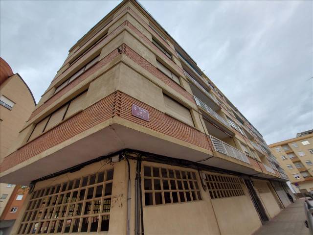 Local comercial en Venta en Calle el Pino, 3 en Universidad