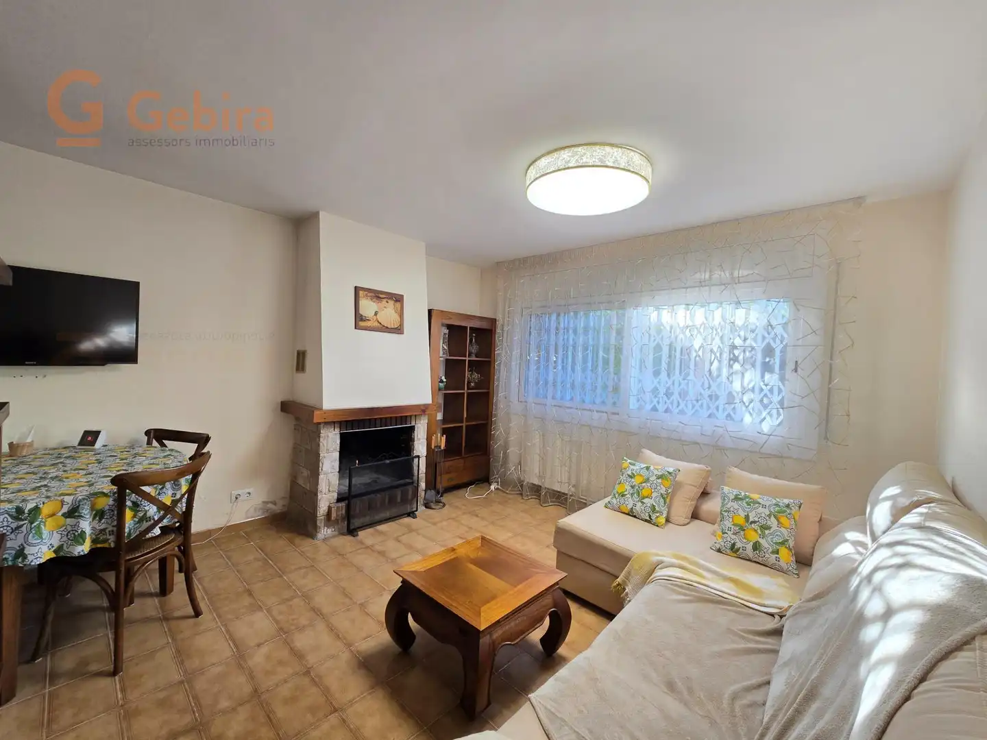Sala de estar de Casa adosada en venta en Cunit con Aire acondicionado, Calefacción y Jardín privado