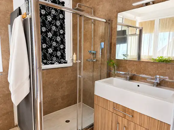 Baño de Apartamento en venta en Torrox con Aire acondicionado, Calefacción y Jardín privado