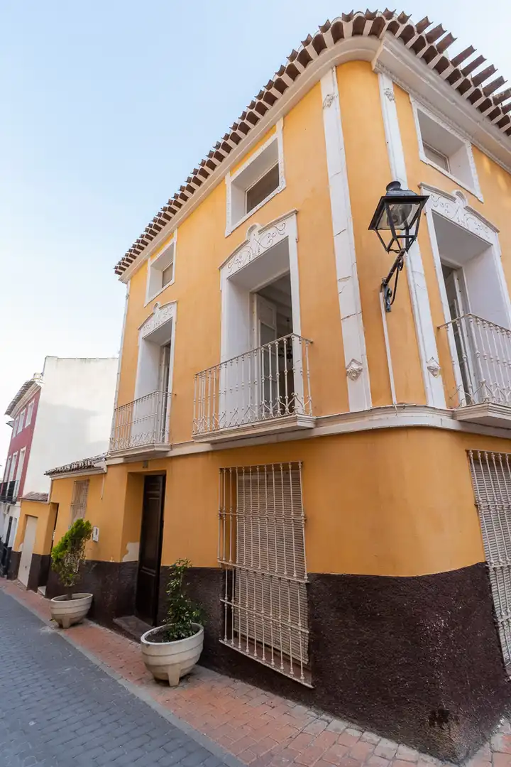 Vista exterior de Casa adosada en venda en Mula amb Terrassa i Traster