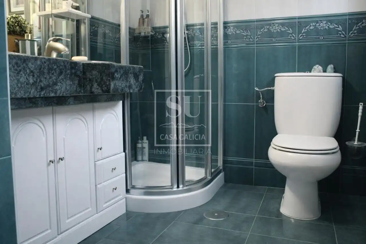 Baño de Casa o chalet en venta en Vigo  con Calefacción, Jardín privado y Parquet