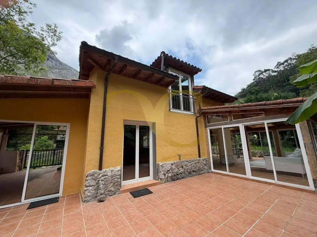 Vista exterior de Casa o chalet en venta en Llanes con Calefacción, Jardín privado y Terraza