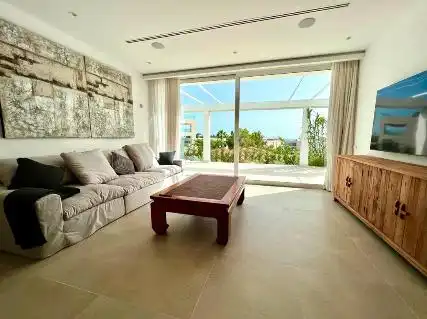 Wohnzimmer von Haus oder Chalet zur Miete in Santa Eulària des Riu mit Klimaanlage, Terrasse und Schwimmbad