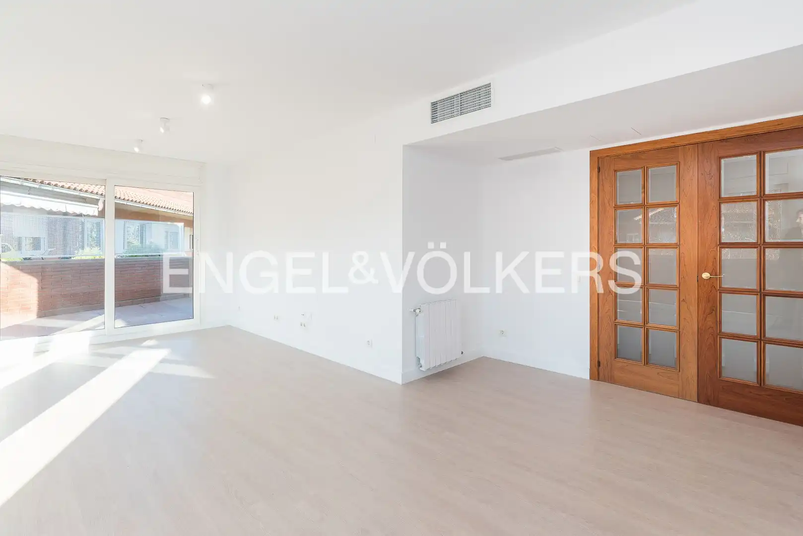 Sala d'estar de Pis de lloguer en Sant Cugat del Vallès amb Aire condicionat, Calefacció i Parquet