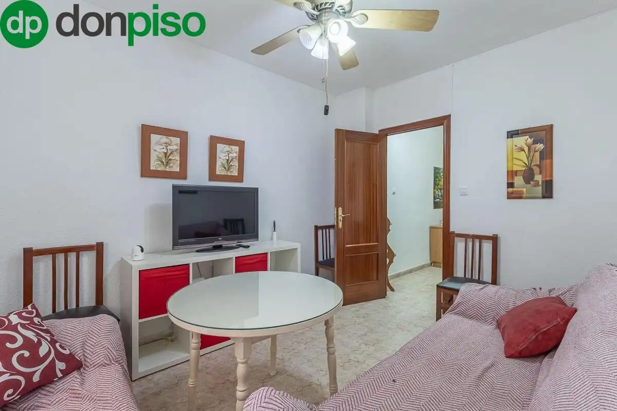 Sala de estar de Piso en venta en Granada con Amueblado