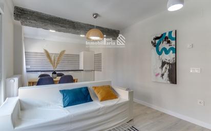 Living room of Flat for sale in Salamanca Capital  with Air Conditioner