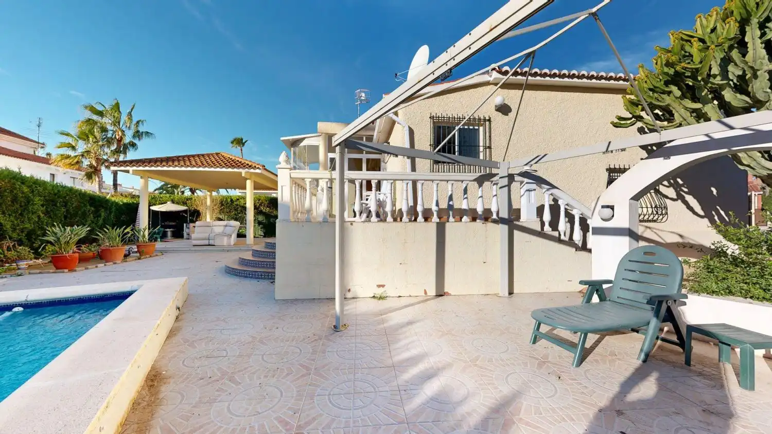 Garden of Houses for sale in El Campello  with Air Conditioner