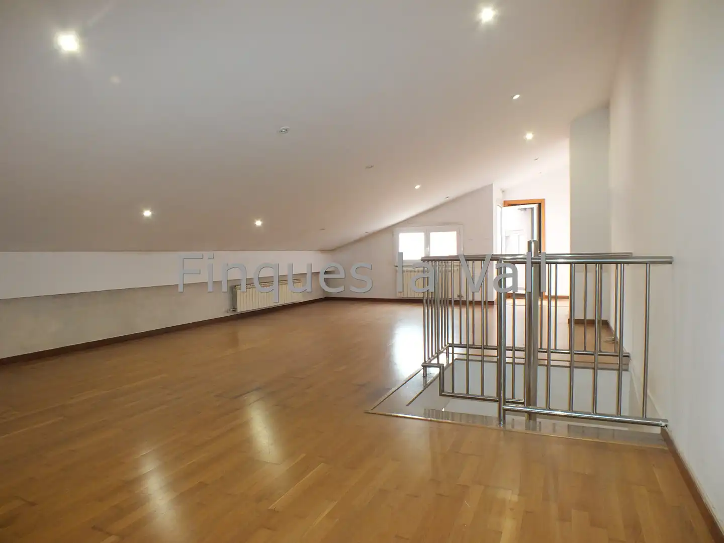 Dúplex en venta en Santa Eugènia de Berga con Calefacción, Parquet y Terraza