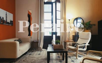 Sala d'estar de Pis de lloguer en  Barcelona Capital amb Balcó
