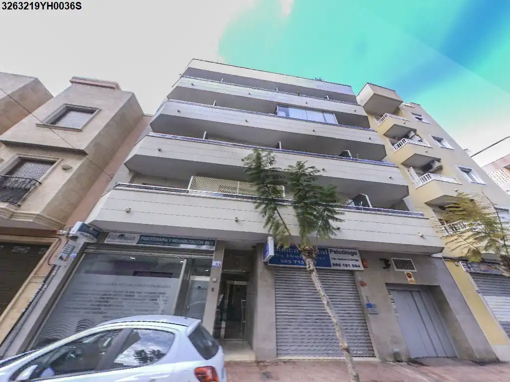 Flat with lift for sale in Calle San Policarpo Nº 61, 63 y 65