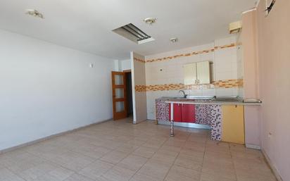 Küche von Wohnung zum verkauf in Roquetas de Mar mit Terrasse und Balkon