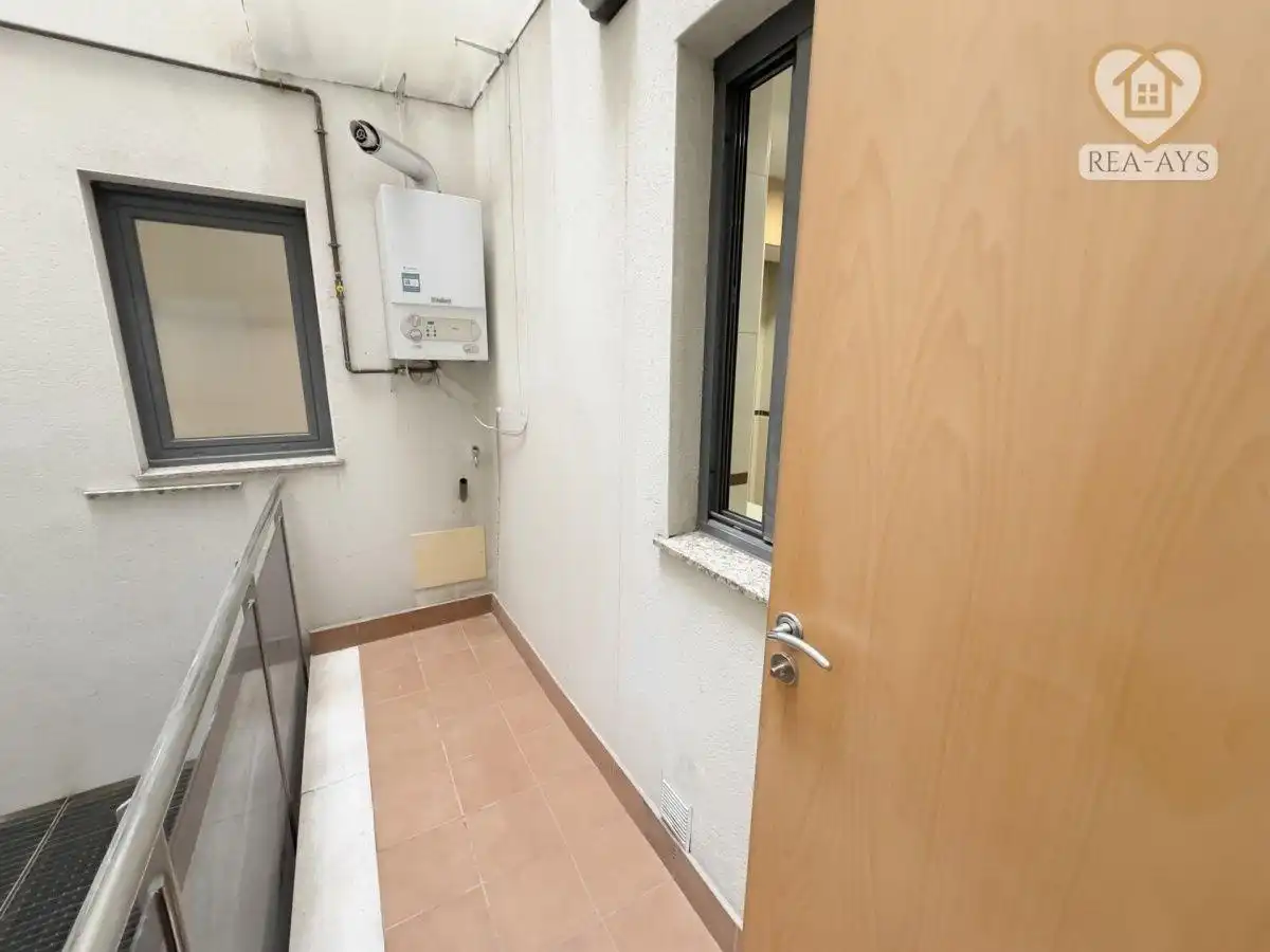 Wohnung mieten mit Kaufoption in Vallirana mit Heizung, Ofen und Internet