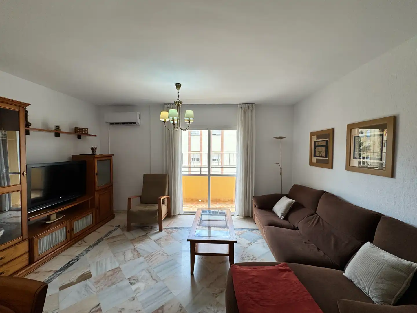 Sala d'estar de Pis per a compartir en Málaga amb Aire condicionat, Terrassa i Moblat