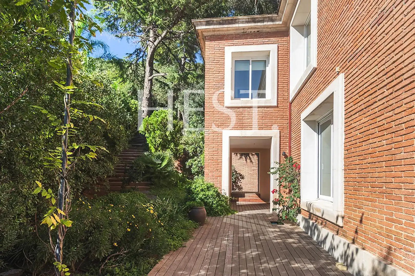 Vista exterior de Casa o chalet de alquiler en Barcelona con Aire acondicionado, Calefacción y Jardín privado