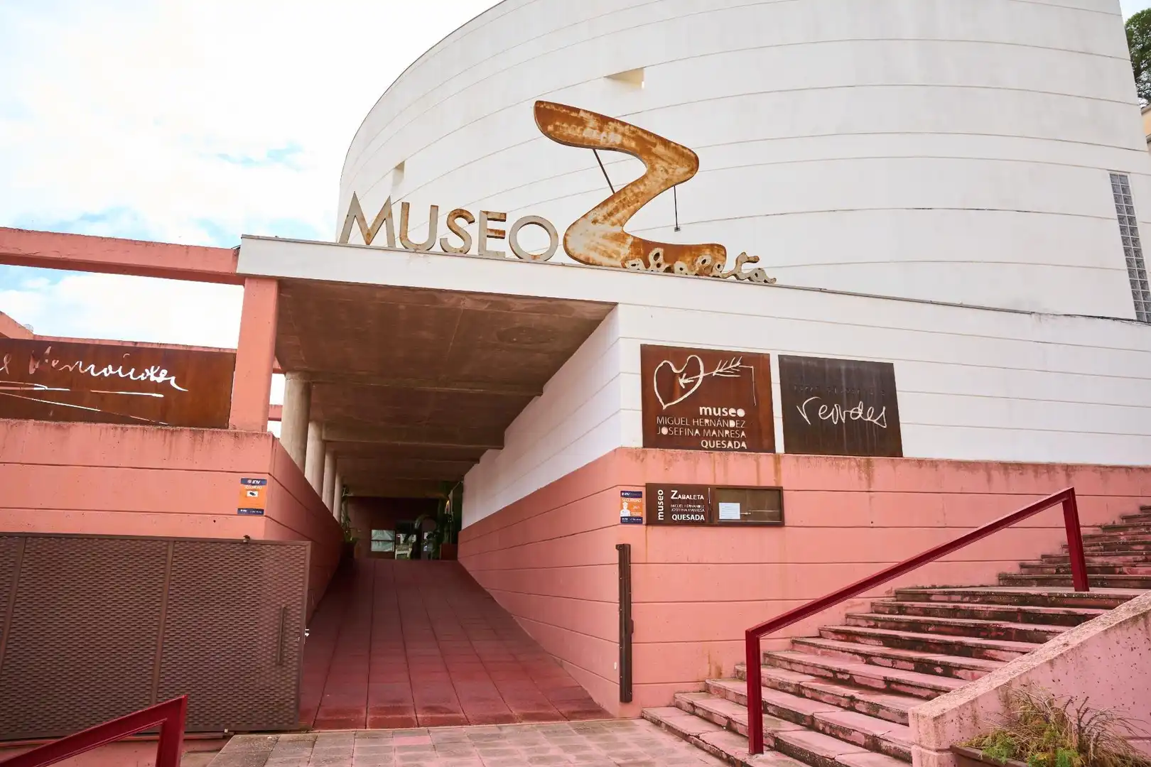 Exterior view of Buildings for sale in Quesada