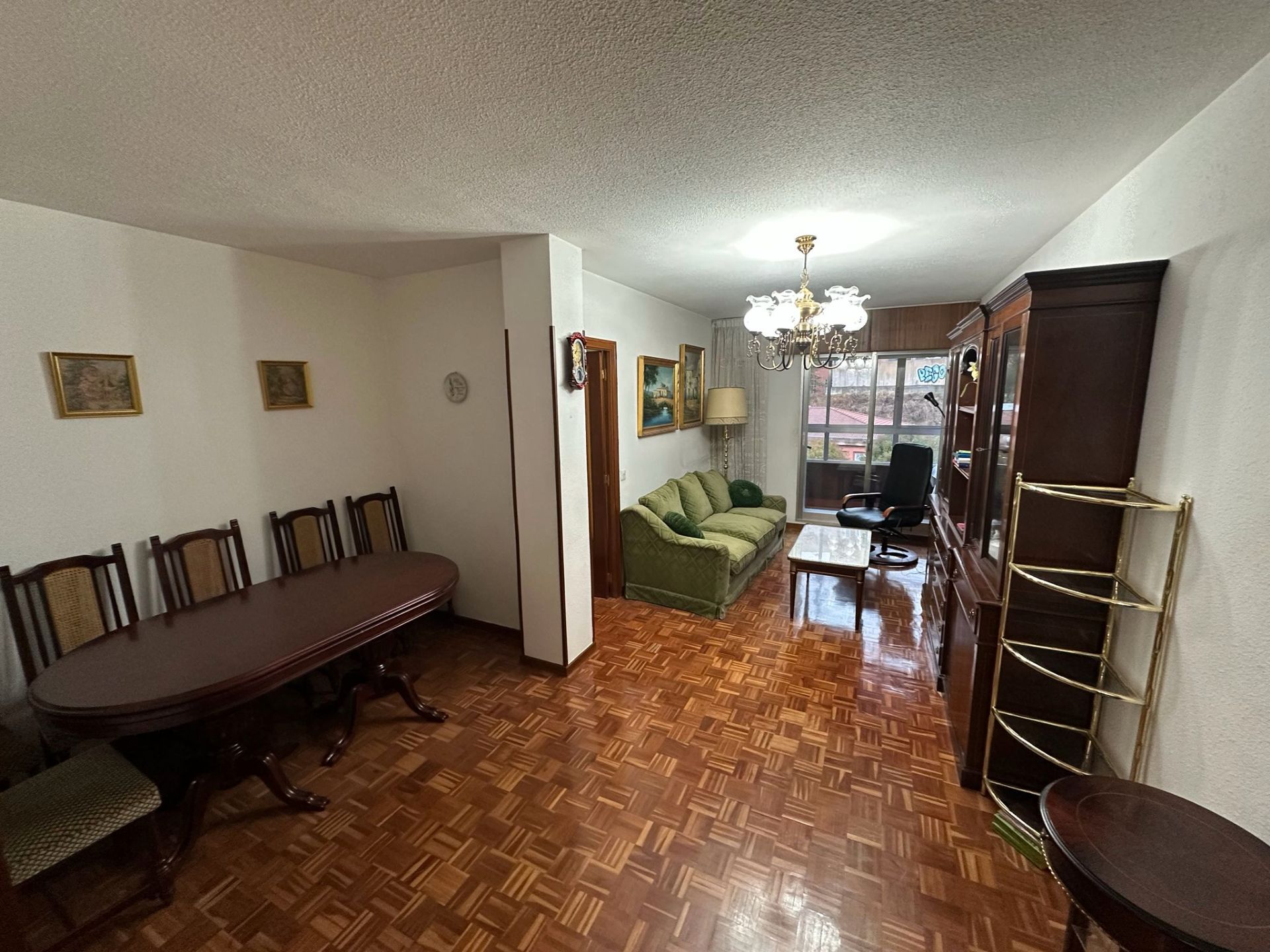 Sala d'estar de Pis en venda en Burgos Capital amb Calefacció i Terrassa