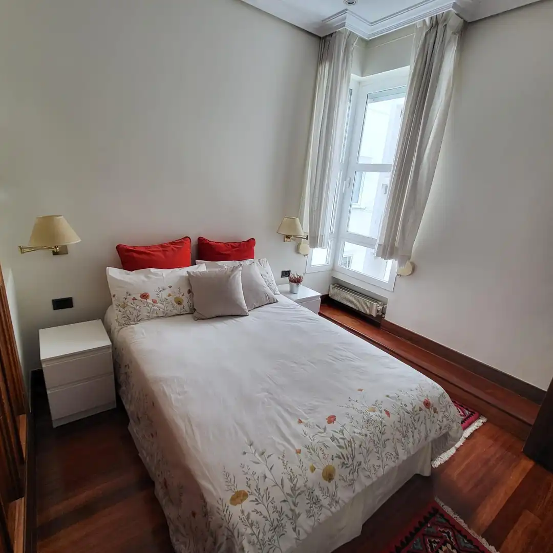 Habitación de Piso en venta en Bilbao  con Calefacción y Trastero