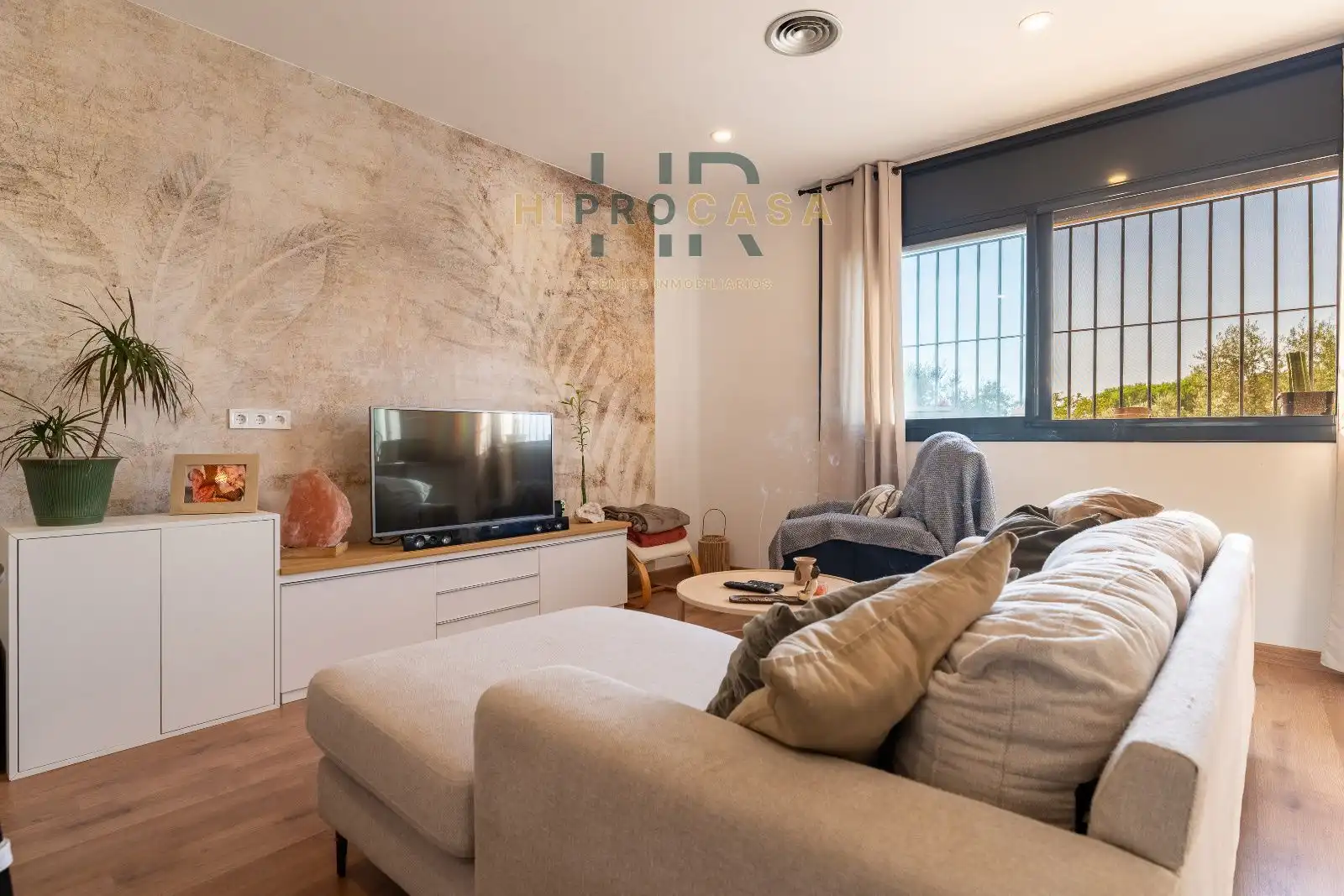Living room of Flat for sale in Vinyols i els Arcs  with Air Conditioner, Heating and Storage room