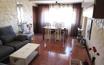 Living room of Flat for sale in  Zaragoza Capital  with Air Conditioner and Balcony